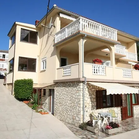 Apartman 23 *